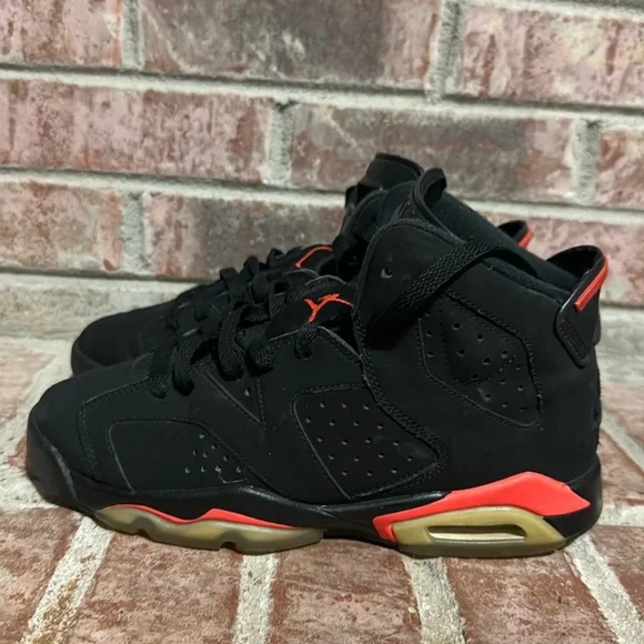 Kids Jordan 6 retro “infrared” size 5.5y - Picture 3 of 11